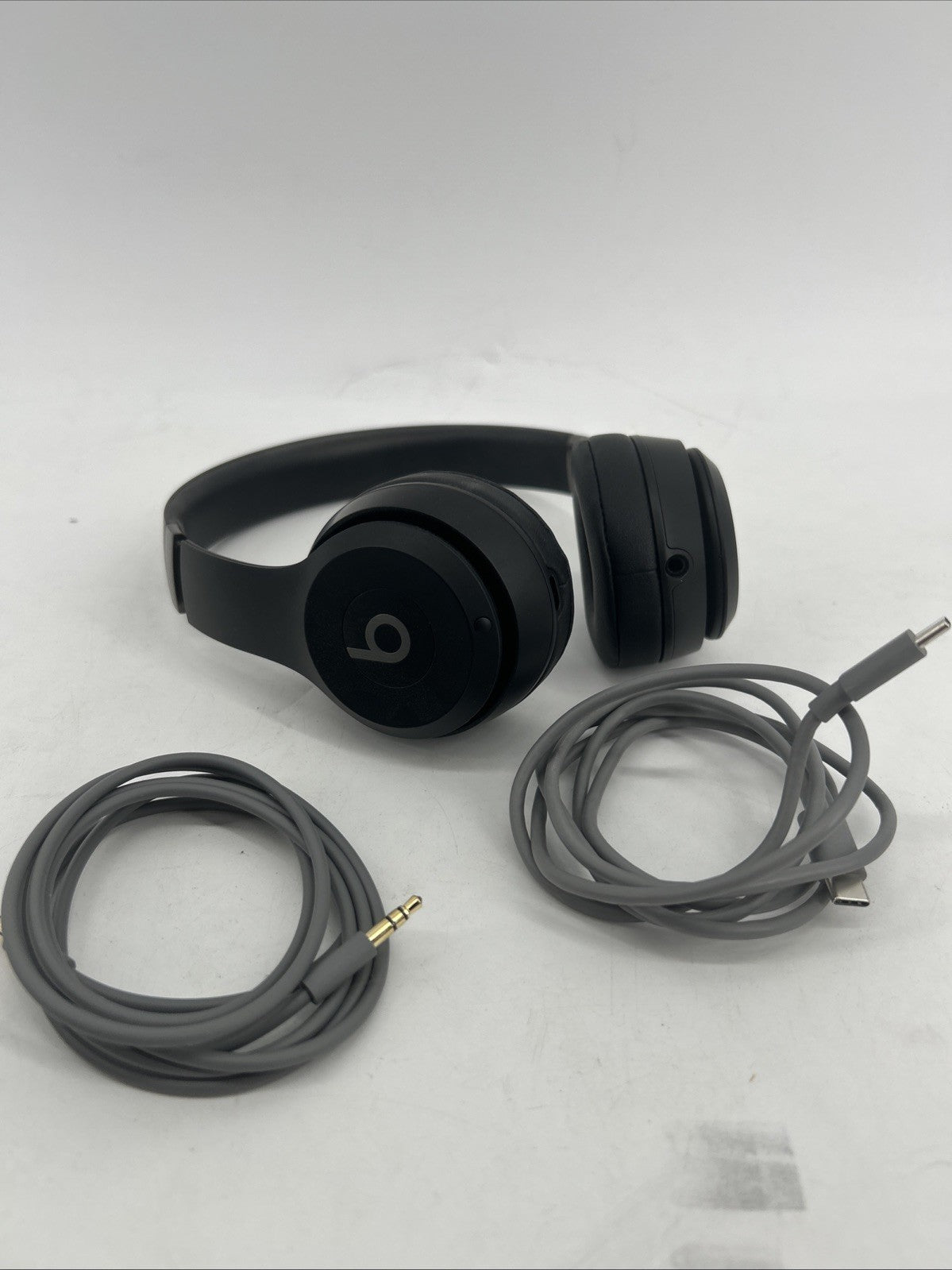 Beats Solo 4 Bluetooth Wireless On-Ear Headphones - Matte Black - Used - Great