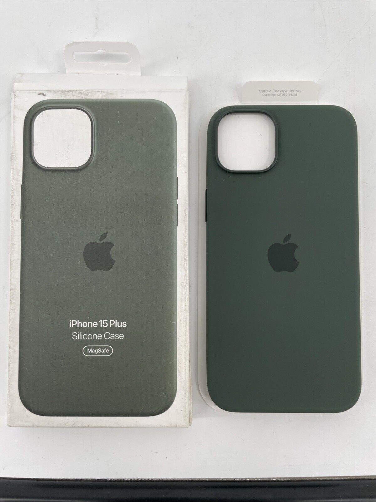 Apple Silicone Case w/ MagSafe for Apple iPhone 15 Plus (Green)