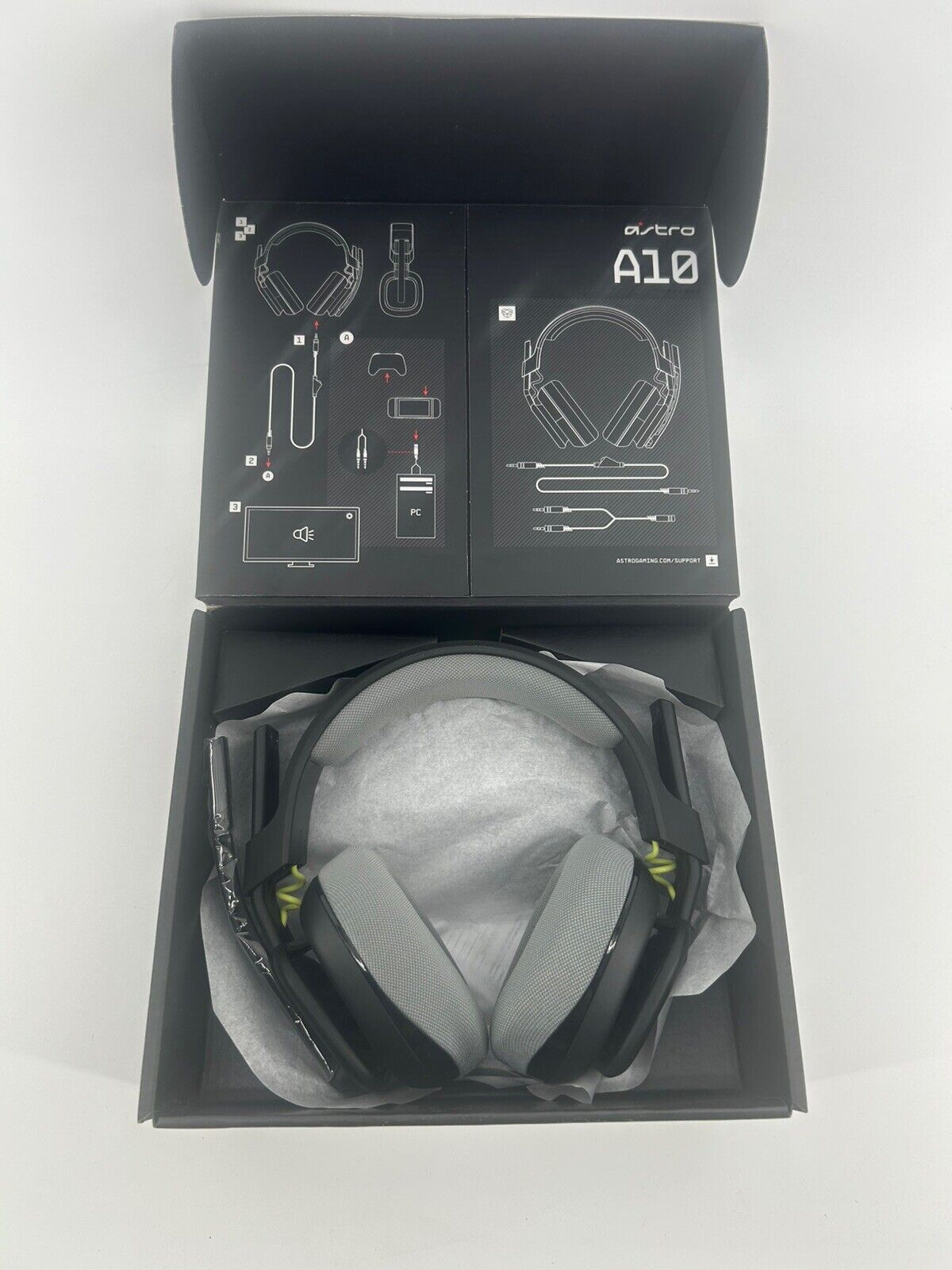 Astro A10 Ear-Cup Headsets - Black (939-002055)