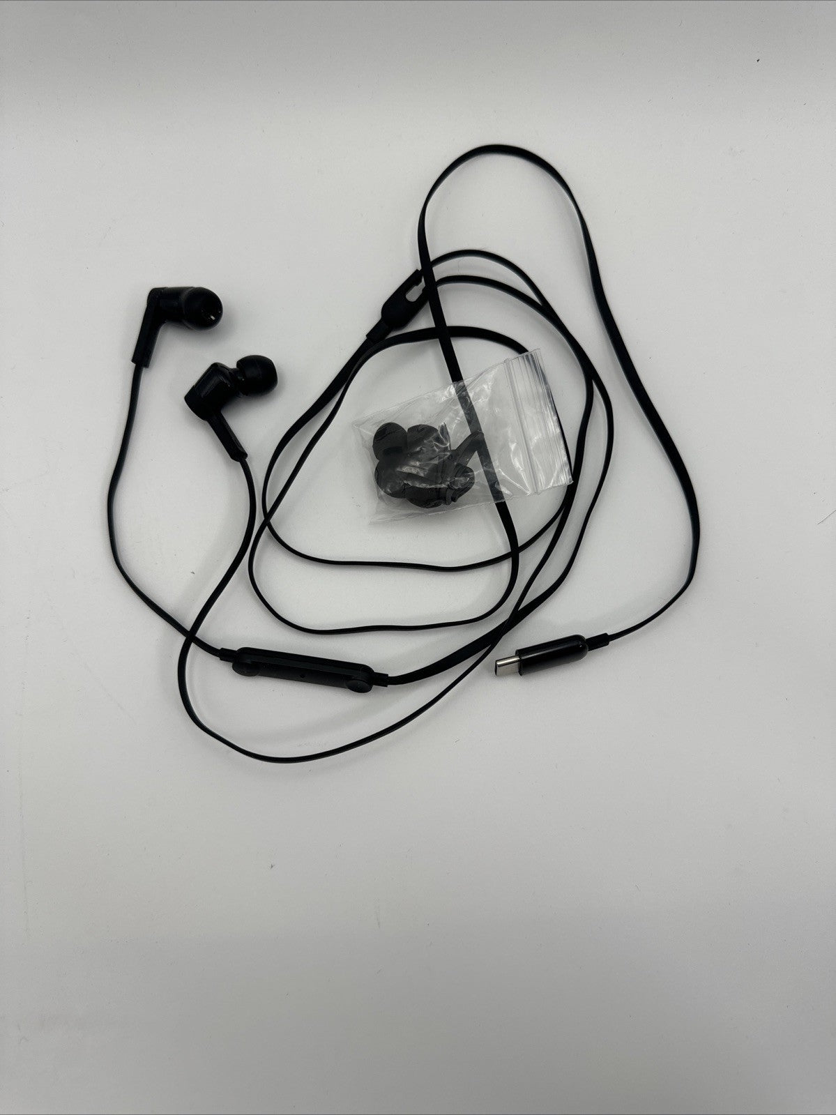 Belkin SoundForm Wired Earbuds with USB-C Connector, in-Ear Earphones w/Micropho